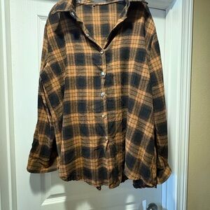 Amazon Women's Plaid Button Down Shirt - Black and Tan